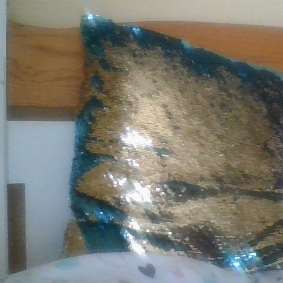 sequins pillow - Picture 5 of 5